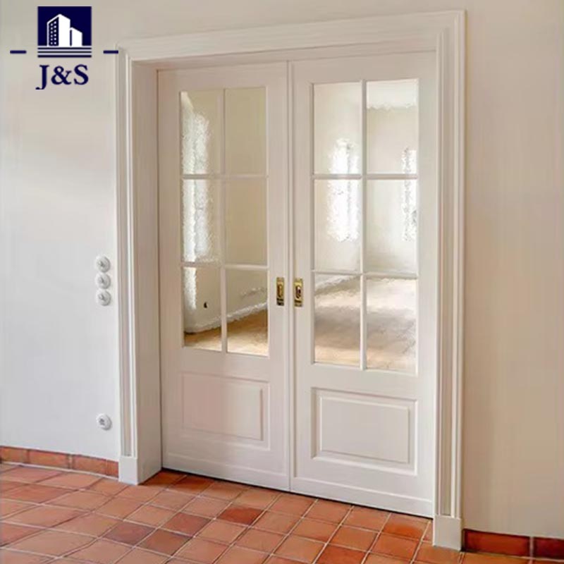 কঠিন কাঠের অভ্যন্তরীণ দরজা